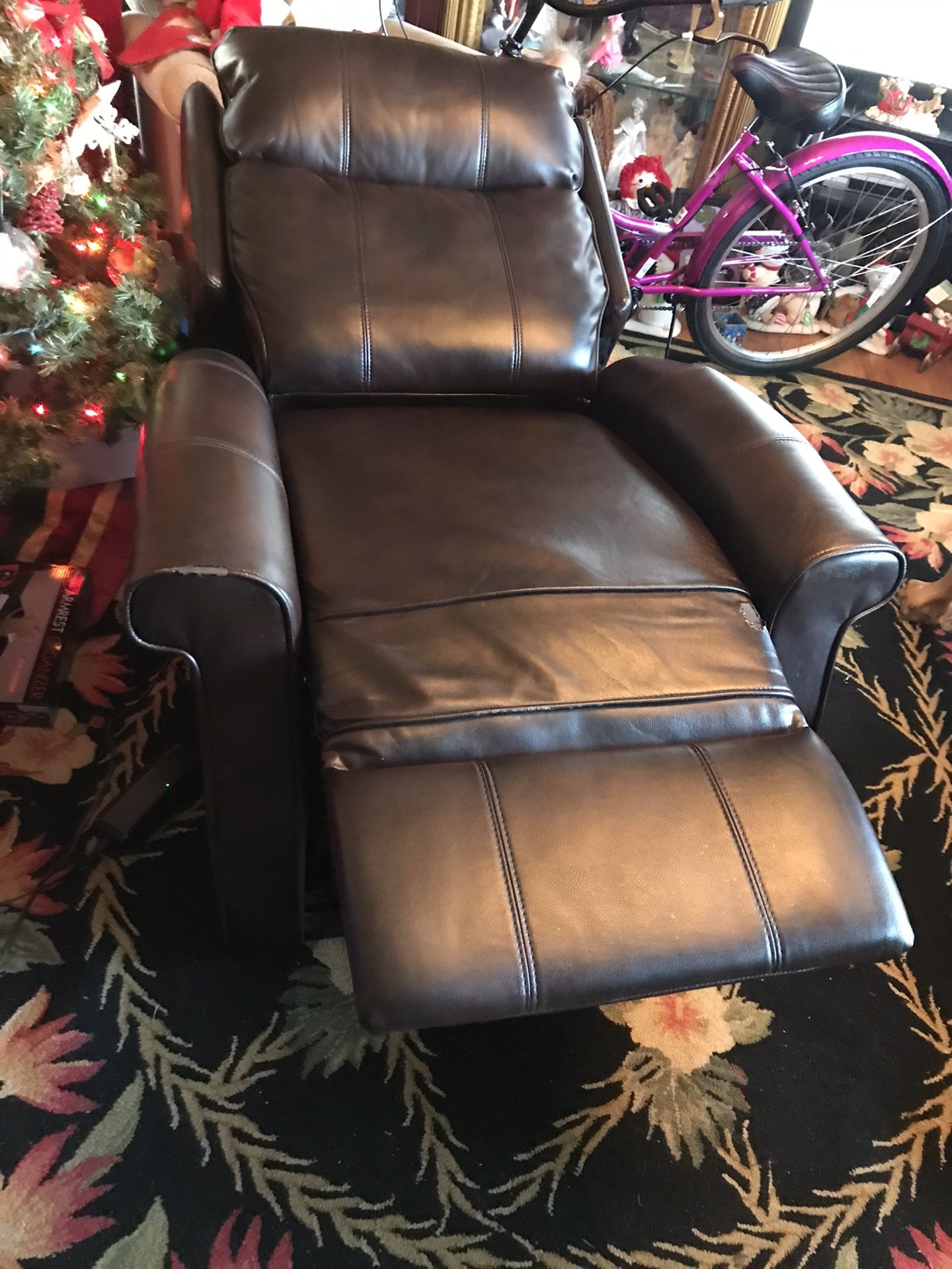 Leather Recliner And Lift Chair for Sale in Toms River, NJ OfferUp