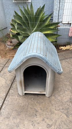 Free small doggy house