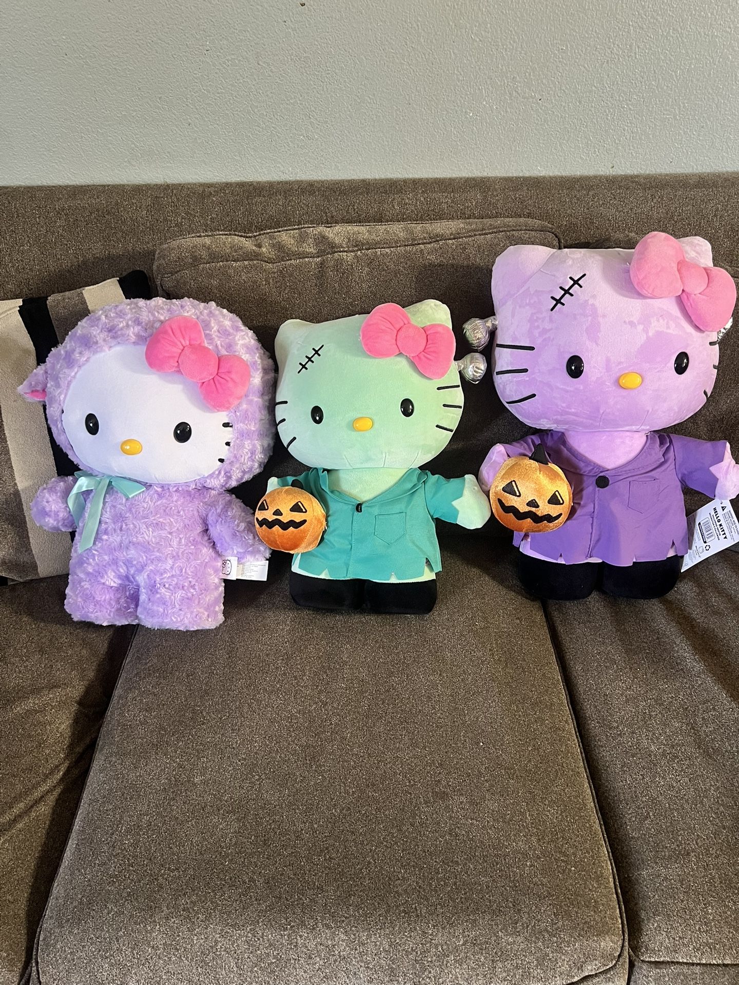 Hello Kitty Greeters
