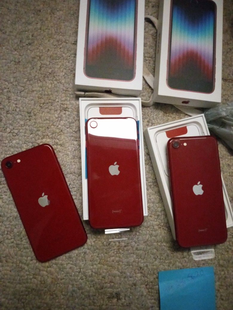 2 New. iPhone SE 64gb 3rd Generation 2022 (Red)