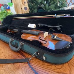 3/4 Violin  With Bow And Case 