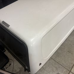 Leer Used 6.5' Fiberglass Cab High Truck Cap Topper with keys for the lock on window