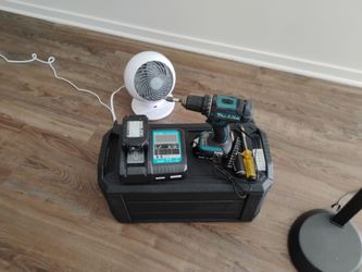 HUSKY 240 PEICE SET//.  Makita 20 volt impact drill