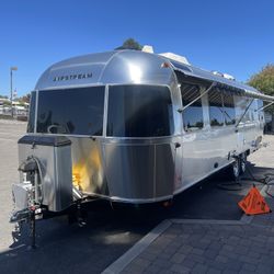 2021 AIRSTREAM 30RB Twin Classic 