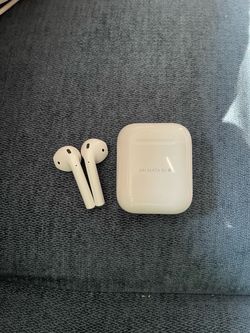 Apple AirPods 2nd generation As is (Case & Earbuds)