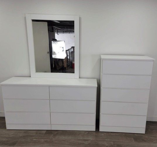DRESSER WITH MIRROR AND CHEST 