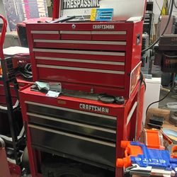 Title: Craftsman Stackable 2-Piece Rolling Tool Chest and Cabinet Set