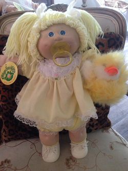 VINTAGE CABBAGE PATCH KID DOLL WITH PACIFIER