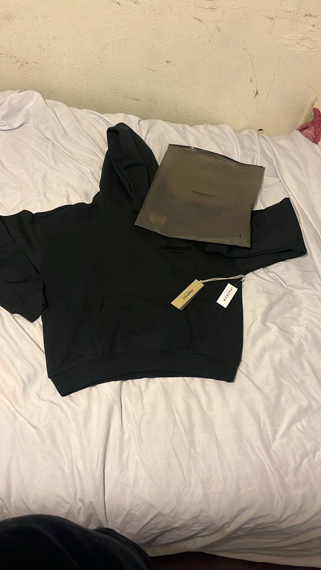 Essentials Stretch Lim