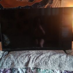 42' TCL with remote