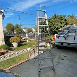 Excellent Condition Aluminum Different Size Ladders