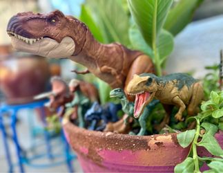 Mattel Jurassic World Dinosaur Toy Lot (6 Figures) - T-Rex, Triceratops + More