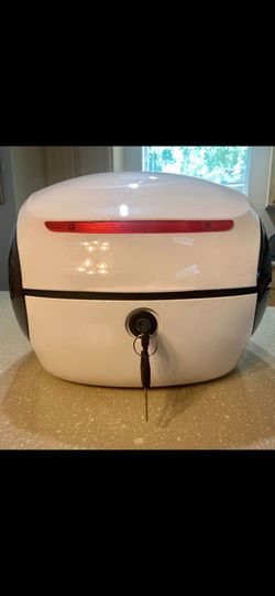 SUNGOOYUE Top Case 32L ABS Top Box with Removable Lining, Universal Fit for Scooter Electric Bike, Durable Storage Carrier with Passenger Backrest (Wh