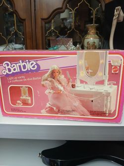 1982 Mattel Barbie Light Up Vanity