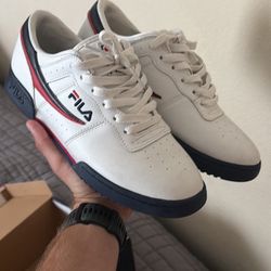 Men’s 9.5 Fila Originals 