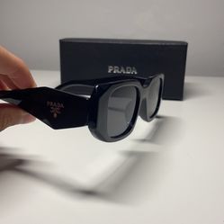 Black Square Framed Sunglasses