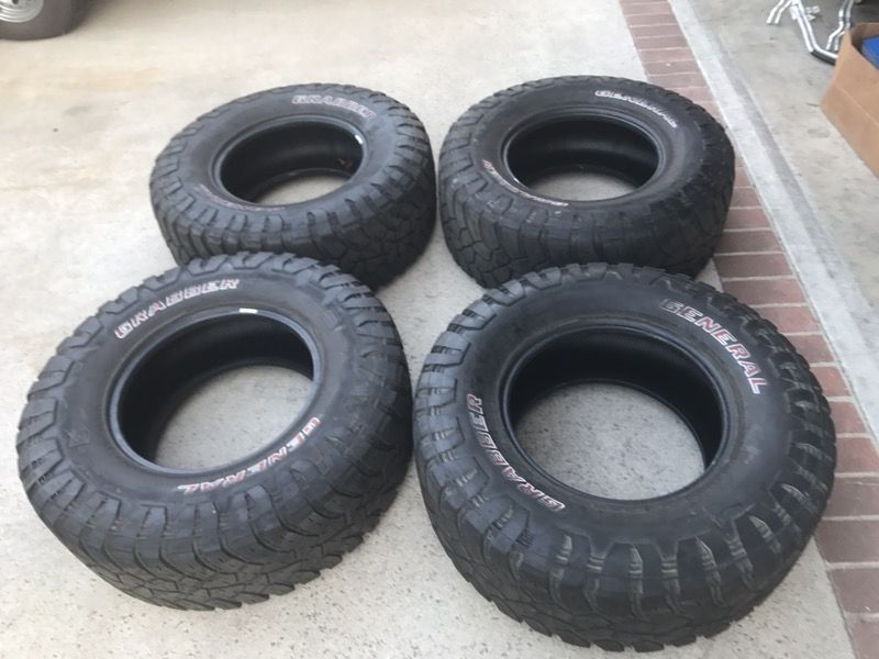 35/12.5R17 General Grabber 3 Tires red letter (4)