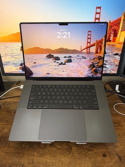 M4 Max 128GB MacBook Pro 16” – 1TB / AppleCare+