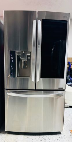 LG InstaView Door-in-Door French Door Refrigerator 30 Cu.Ft Excellent condition