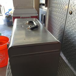Tool  Box $ 20 Dlls 