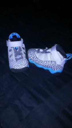Baby Nike size 4