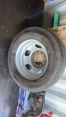 G670 RV Goodyear tire 245/70/19.5