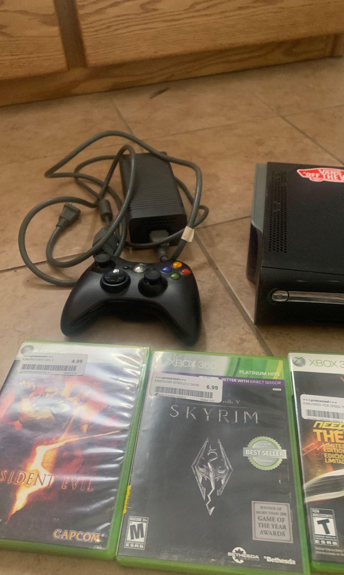 X Box 360 barely used , works great!!