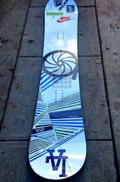 burton aperture snowboard 158cm Burton Aperture Snowboard for Sale in Whittier, CA