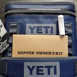YETI HOPPER FLIP 8 NAVY (NEW w/ Tags)