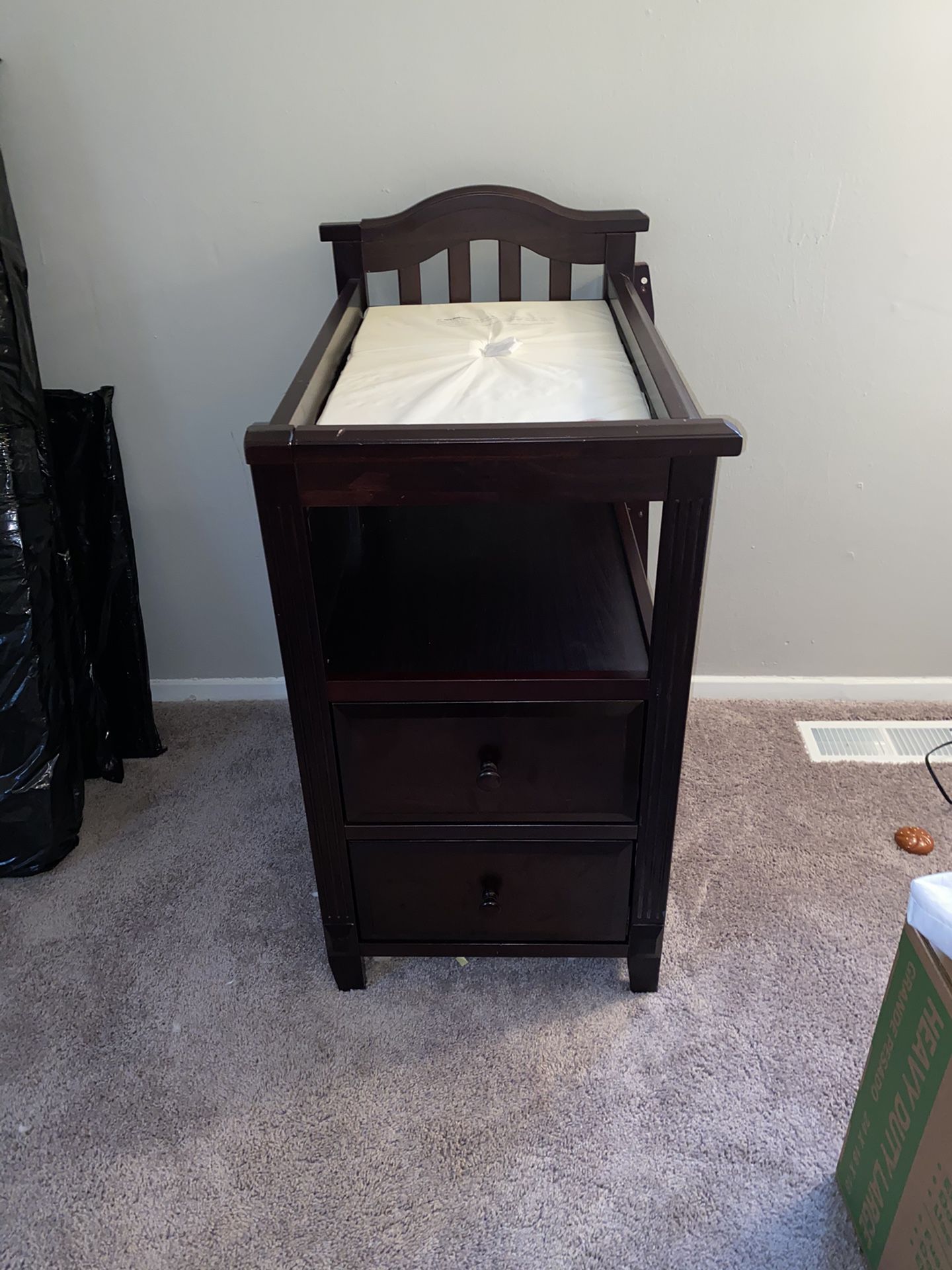 Sorelle Changing table