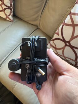 IHome radio am and fm and uses ipod