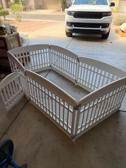 White Plastic Foldable Pet Playpen