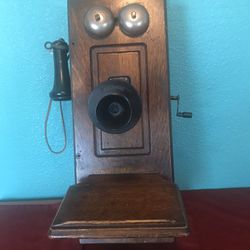 Authentic  American Vintage Wall Mounted Oak Telephone