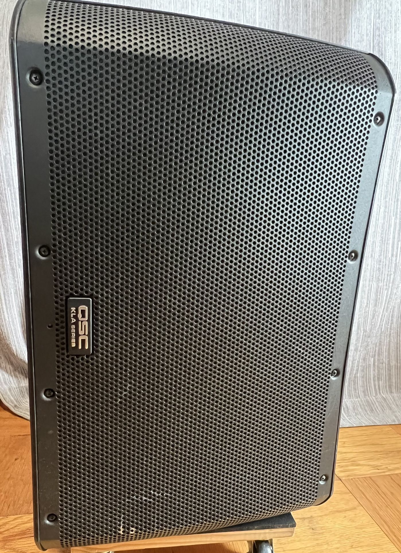 Qsc Kla12 Powered Line Array Speaker 
