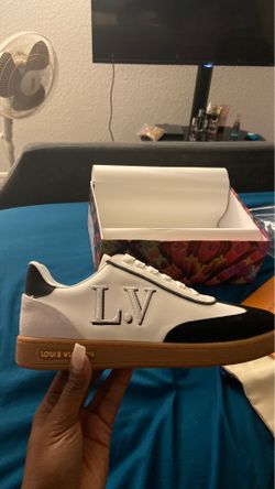 Louis Vuitton sneakers size 40