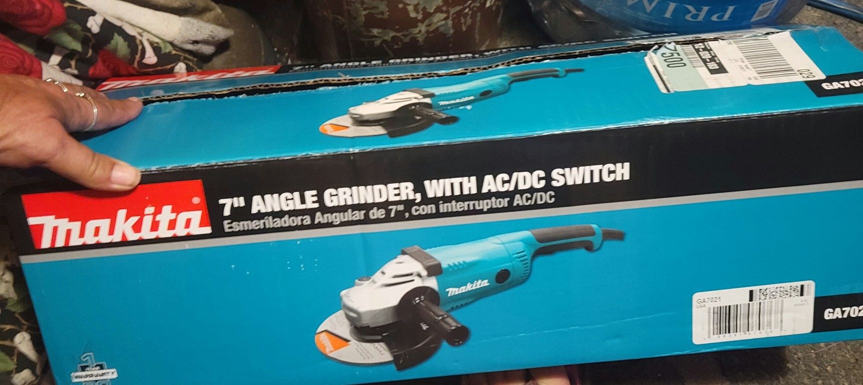 Makita 7 in. Trigger Switch 15 Amp Angle Grinder GA7021 New for
