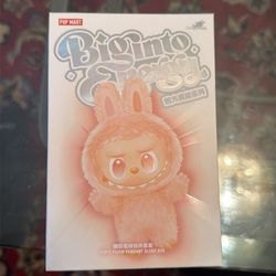 Pop Mart Big into Energy labubu