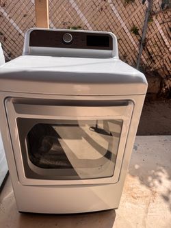 LG White Front-Load Gas Dryer