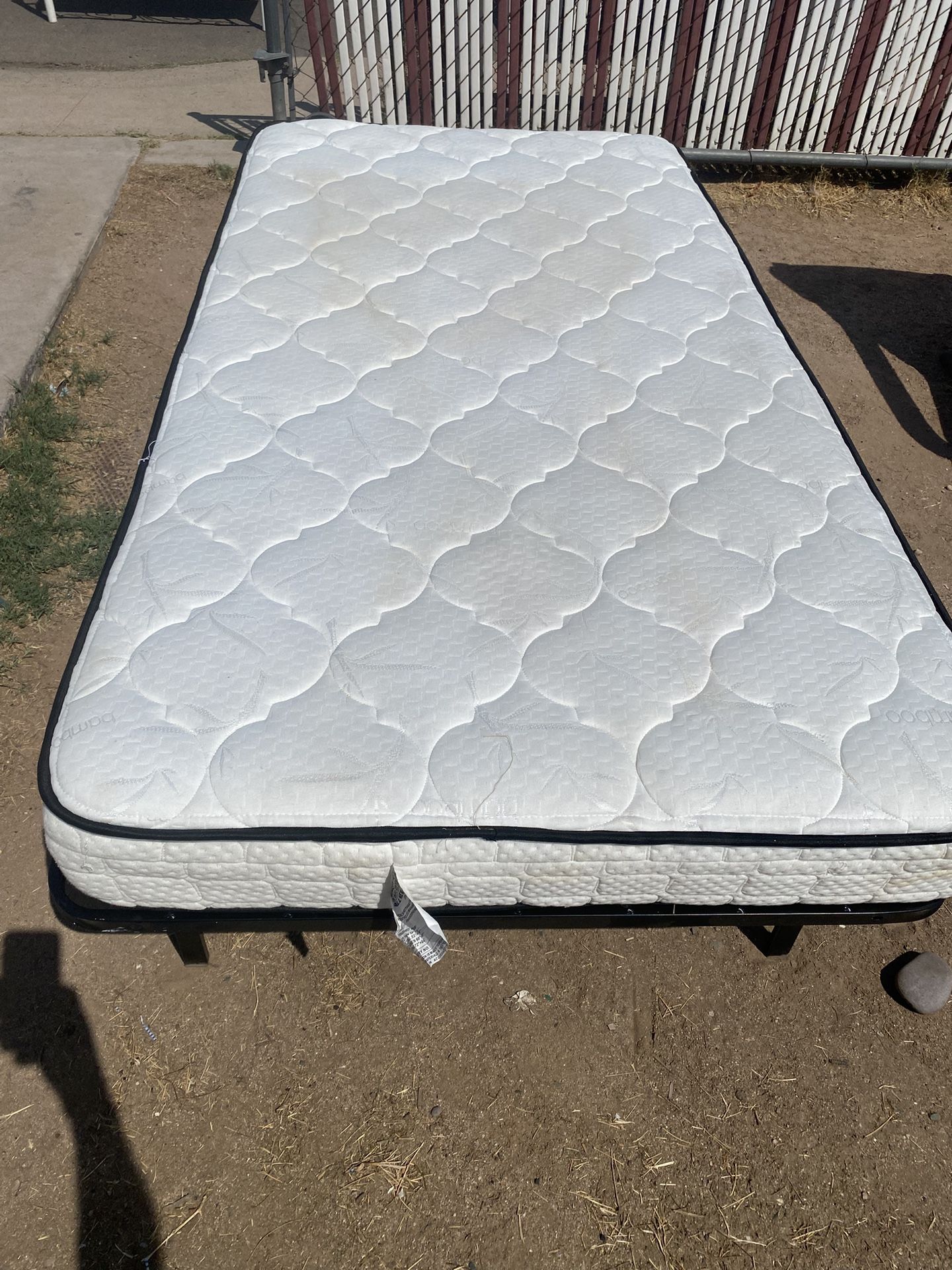 FREE DELIVERY: Twin Bed