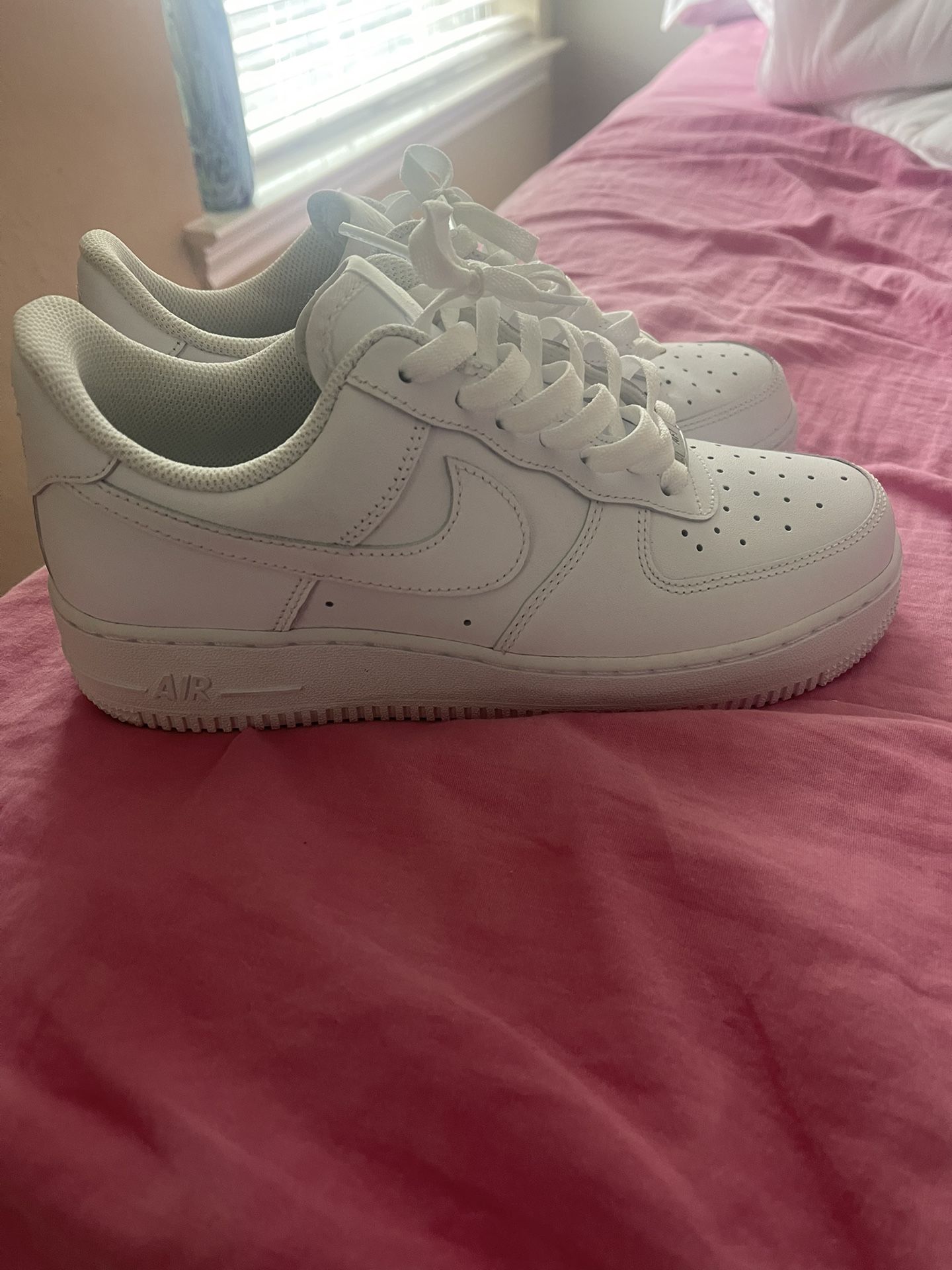 Nike Air Force Mens 7/Womens