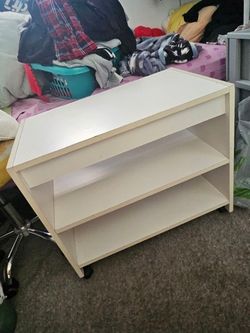 Desk With Wheels