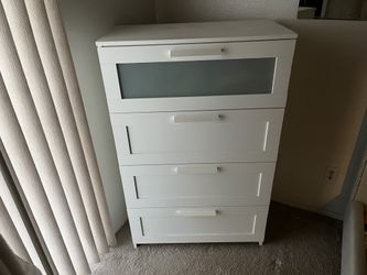Dresser 4 drawers