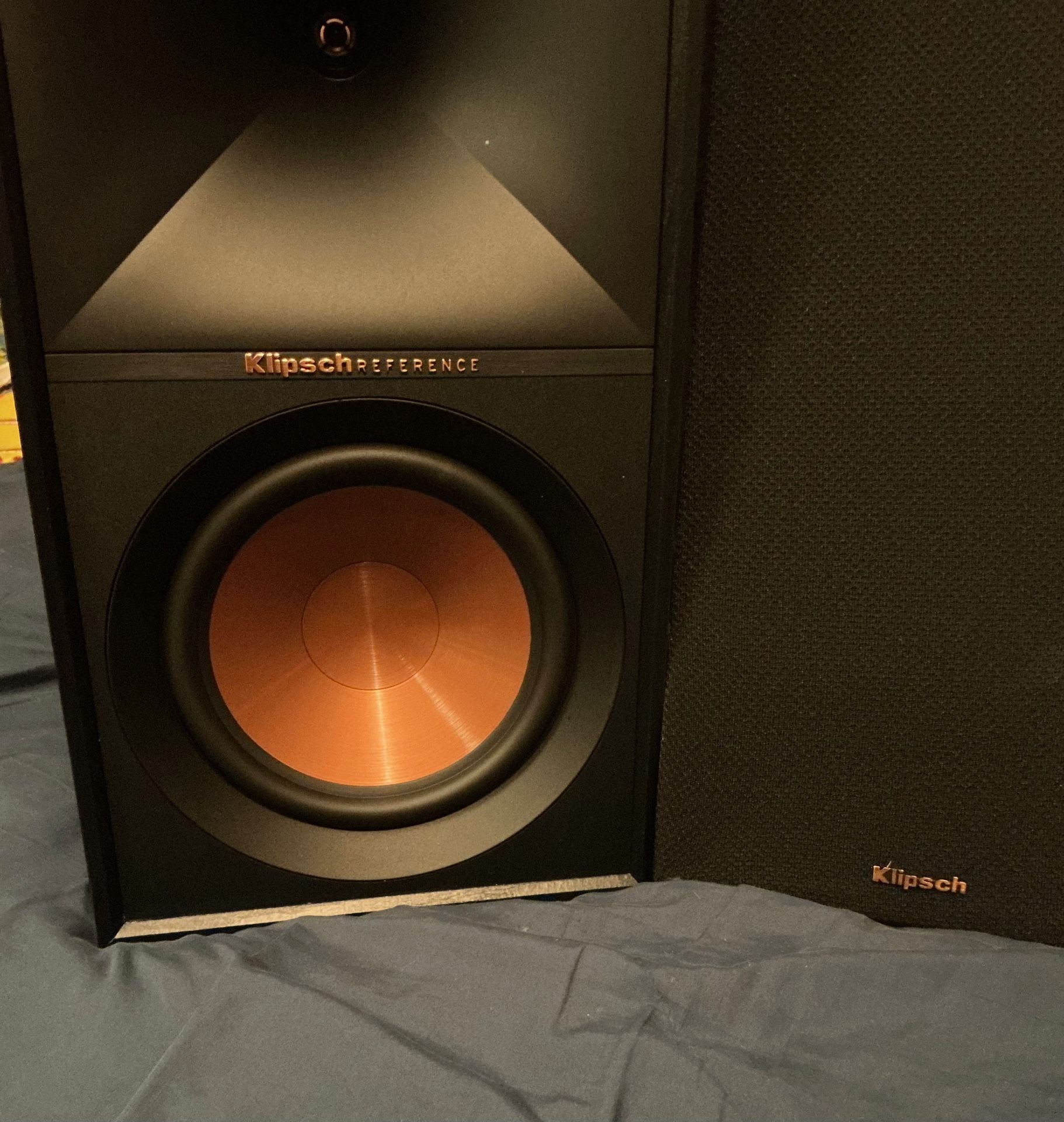 Klipsch R-60M Bookshelf Speakers – 6.5” Spun-Copper Woofers | 340W Peak | Dynamic Horn-Loaded Clarity