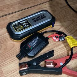 Stanley FatMax 1800 A Lithium Jump Starter With 30 W USB- C- PD In/out And 15w USB A Out Includes Clamps