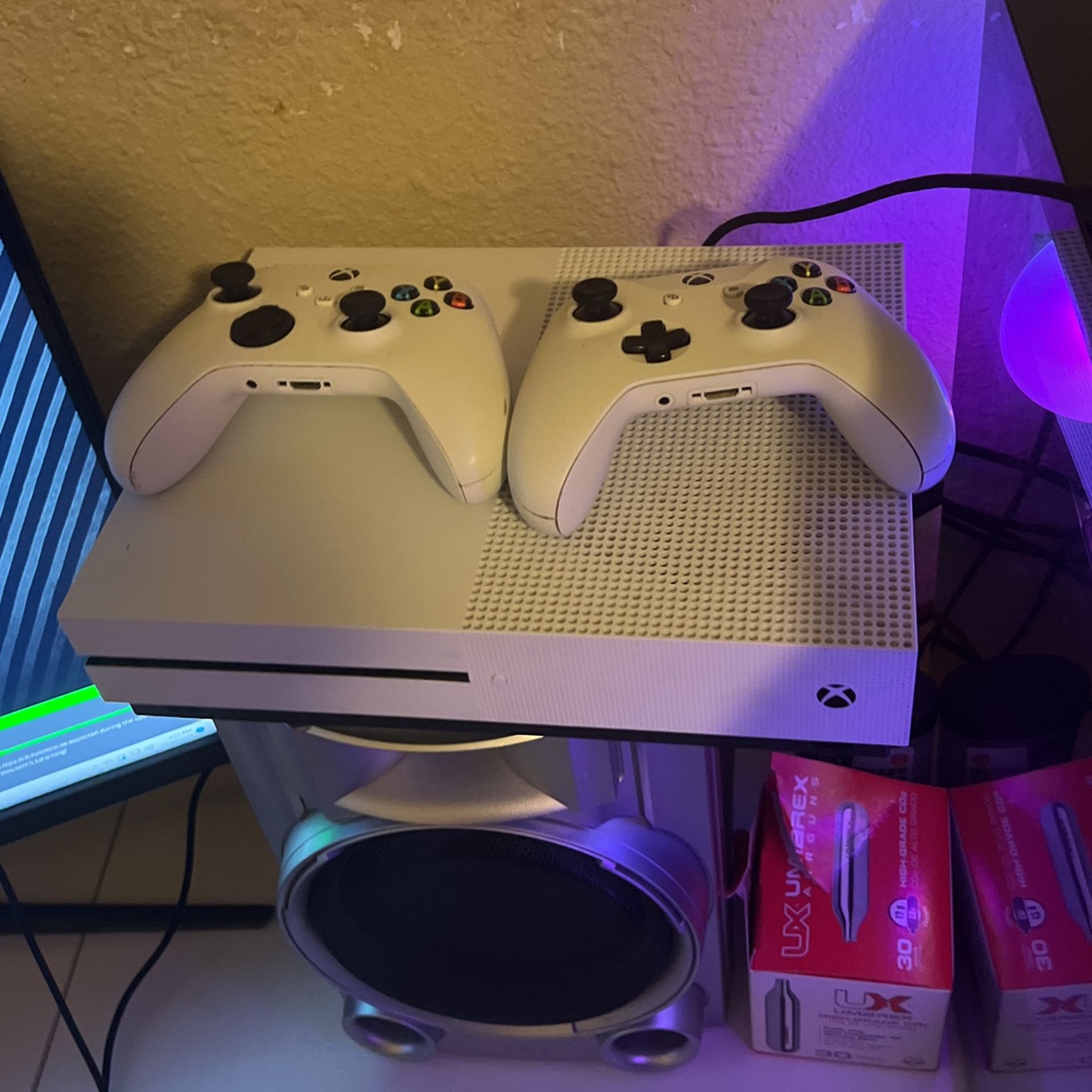 Xbox One S