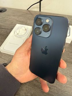 iPhone 15 pro max 256gb unlocked for any carriers ( Liberado)