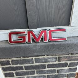 2018 GMC Front Grill emblem 