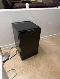 Mini fridge works great