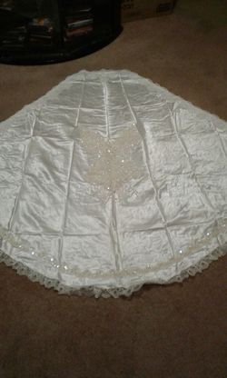 Wedding dress add-on train