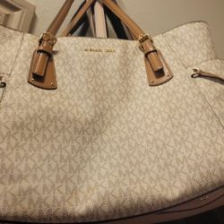 Authentic Michael Kors Voyager Small Tote Bag